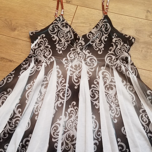 Mudd Peplum Pleated Camisole Top Purple Swirl Pattern {Medium} - Picture 4 of 9